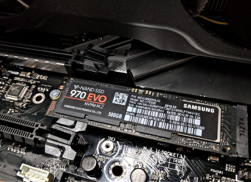  NVMe SSD