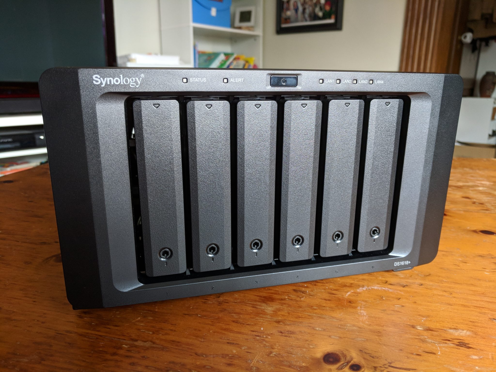 Synology DS1618+ Review: An Awesome NAS Server | Dong Knows Tech