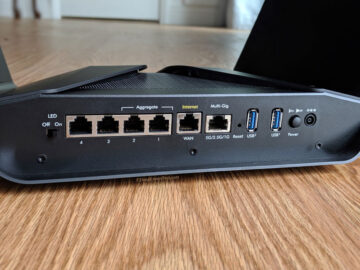 NETGEAR AX12 Back