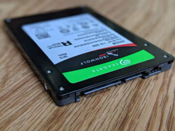 Seagate Ironwolf 110 Port