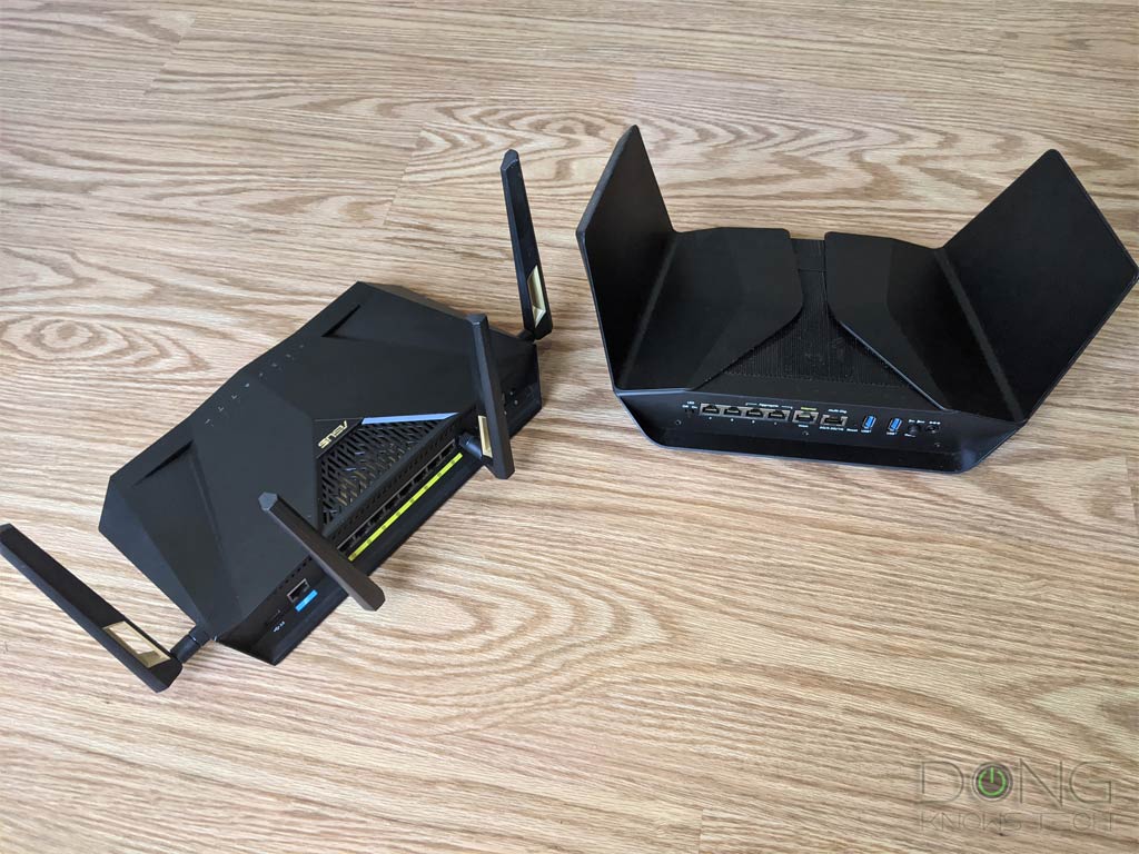 Asus RT ax88u vs Netgear rax120 baksida