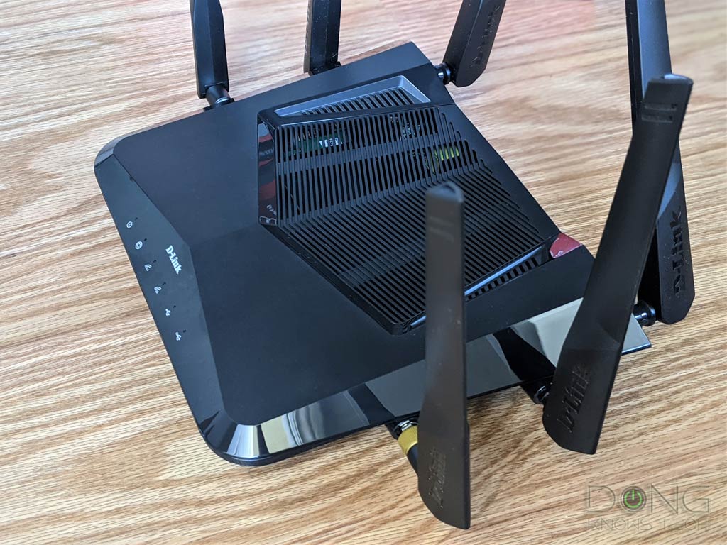 D-Link DIR X5460 Wi-Fi 6 Router Right Side