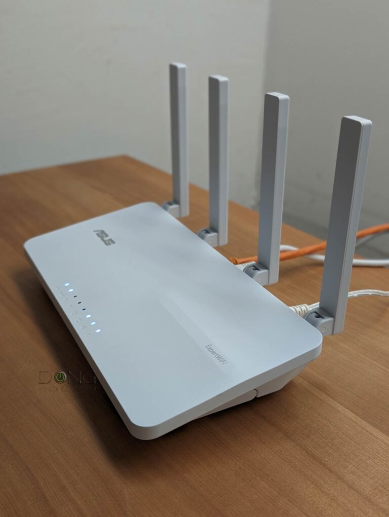ASUS ExpertWiFi EBR63 Router in Actation