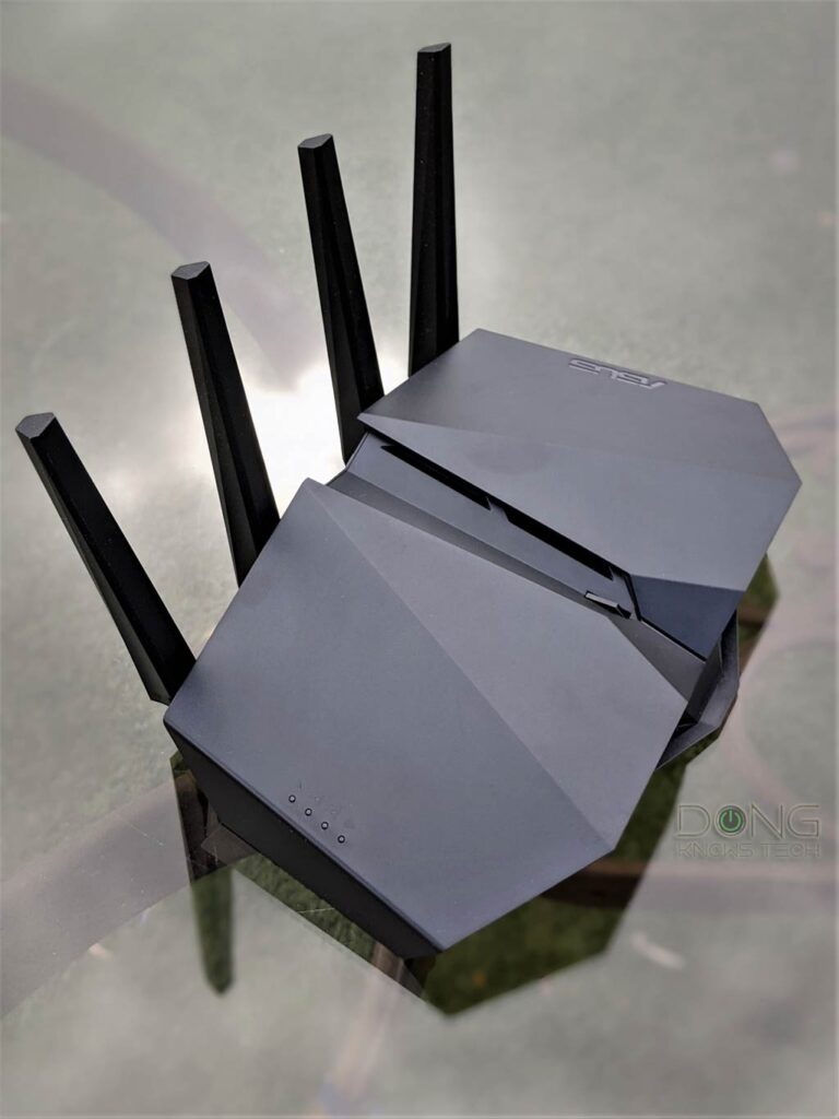 Asus RT-AX82U Routers Left Side