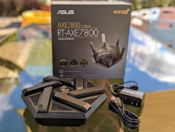 Asus RT-AXE7800 Router Box Content