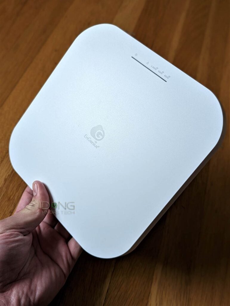 ECW336: WiFi 6E Access Point 6 GHz Cloud Tri-Band