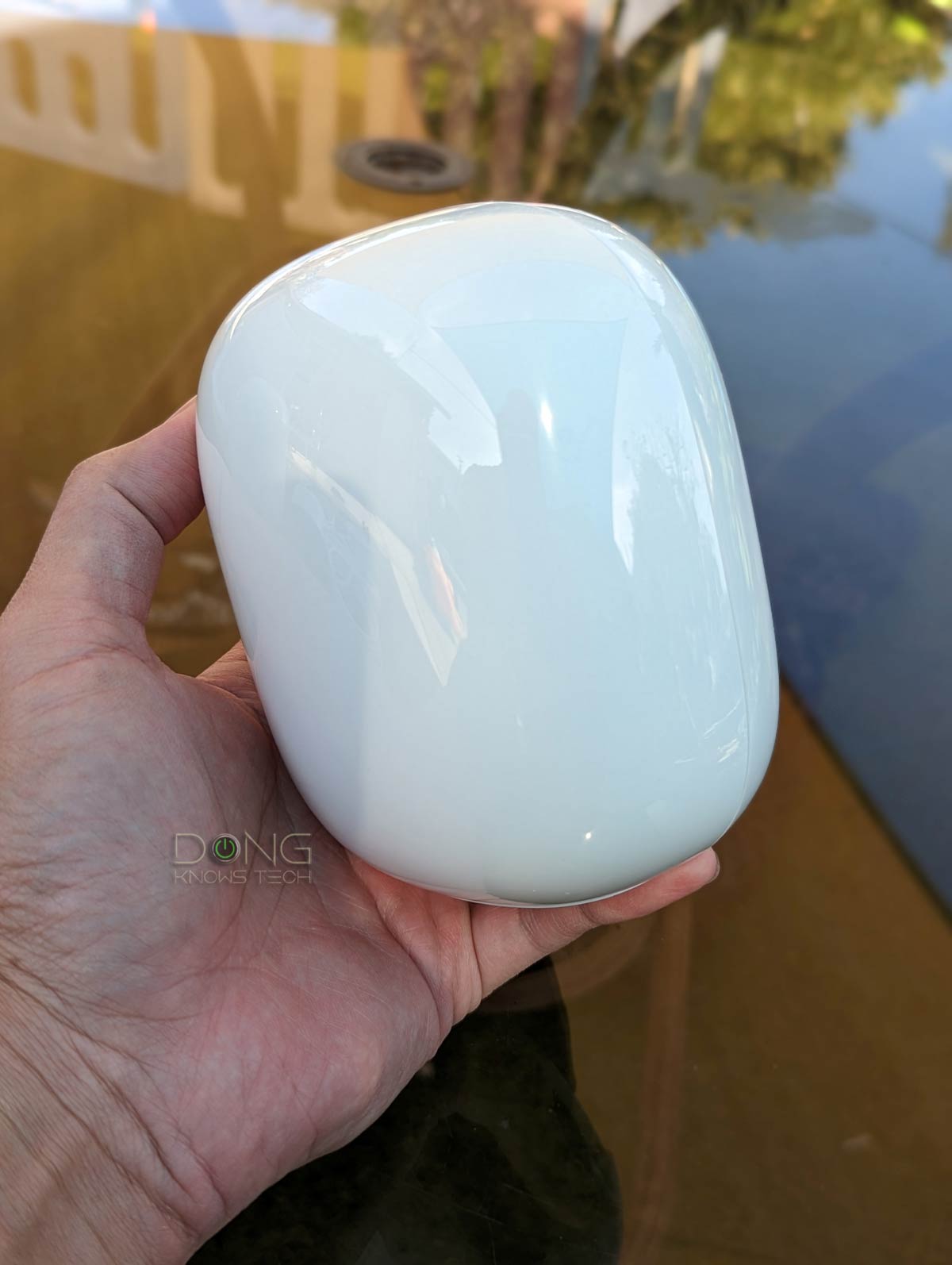 Google Nest Wifi Pro in Hand