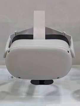 Meta Quest 2 virutal headset VR Wireless