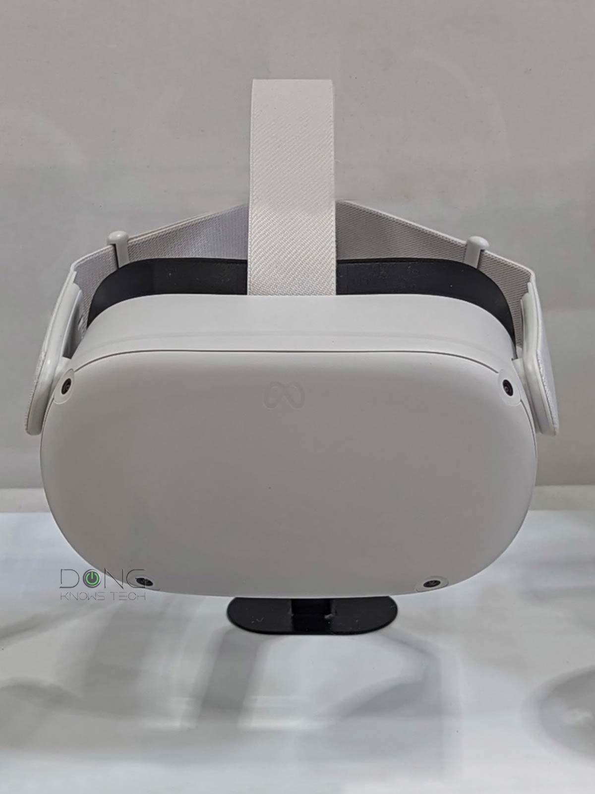 Meta Quest 2 virutal headset VR Wireless