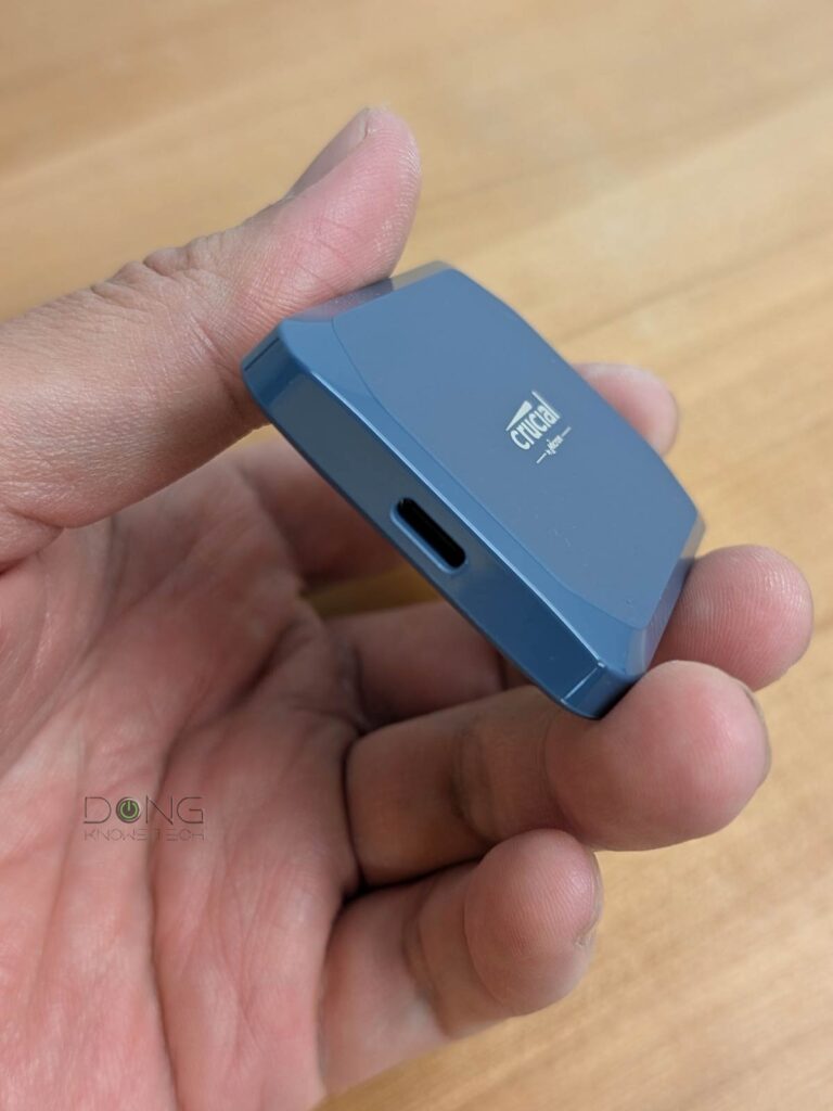 Crucial X10 Review (vs. Crucial X10 Pro): Micron's Best USB 3.2 Gen 2x2 Portable SSD 6 Micron Crucial X10 portable SSD USB C port