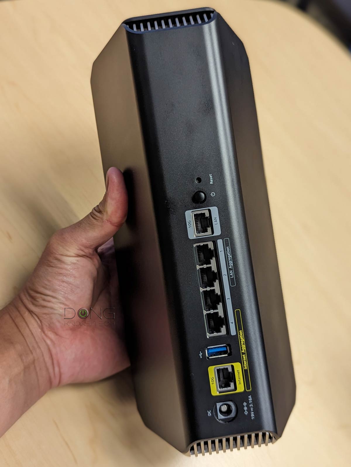 Netgear07 Router Nighthawk RS700S Wi-Fi 7 Router Review: NETGEAR's Best | Dong Knows Tech
