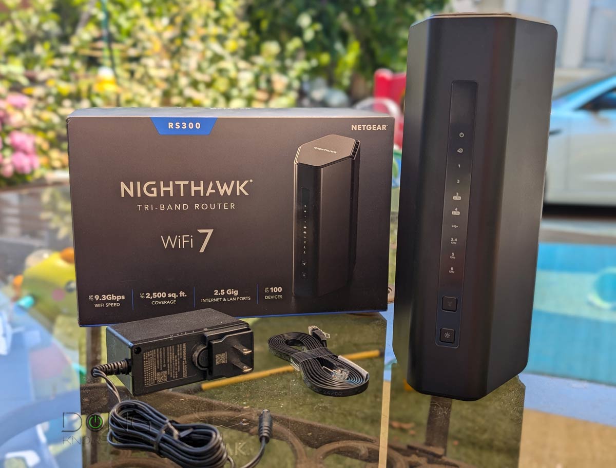 Netgear Nighthawk RS300 1
