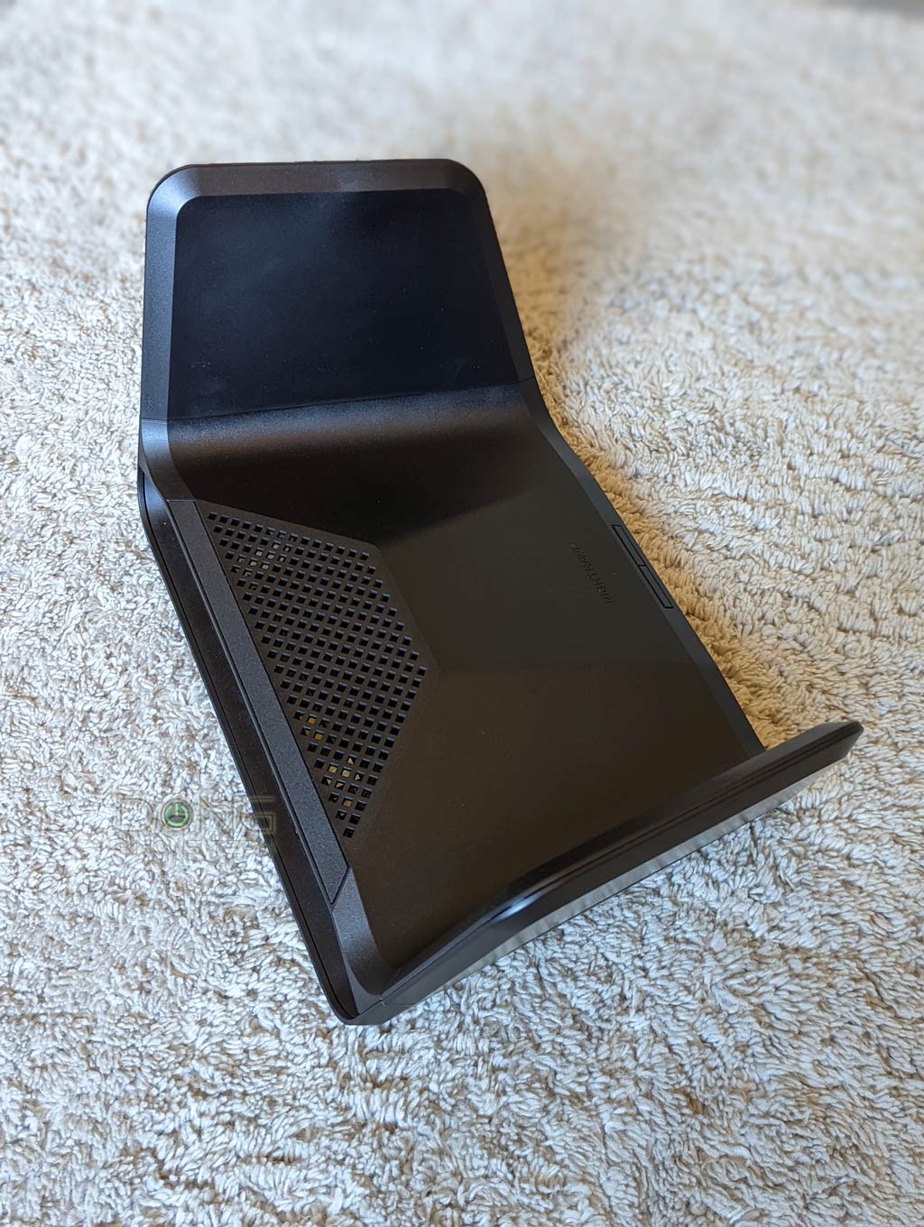 Netgear RAXE300 ルーターのレビュー: 平均的な家庭向けのギガビット + Wi-Fi