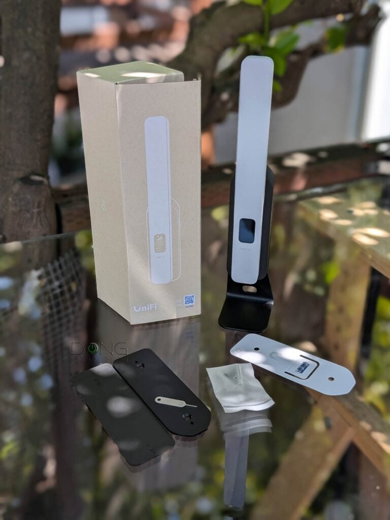 Ubiquiti UniFi 5G Backup Review (vs. UniFi 5G Max): UniFi Network's Sensible $99 Cellular Add-On 2 Out of the box, the Ubiquiti UniFi 5G Backup comes with a desktop cradle and wall mount accessories