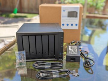 Synology DiskStation DS1522 with Box no a Table