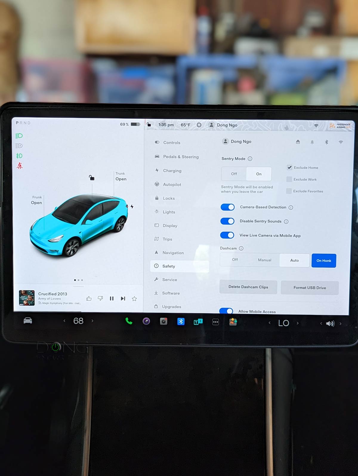 How to Watch Videos and Movies via Screen Display in Tesla Model Y