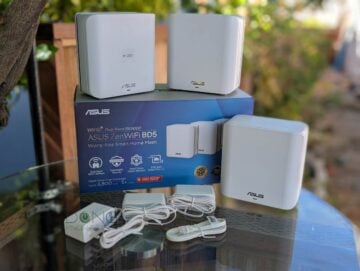ASUS ZenWiFi BD5 Review (vs. TP-Link Deco BE25): A Formidable Dual-Band Wi-Fi 7 System 17 The ASUS ZenWiFi BD5 comes with a netowrk cable and standard power adapte rout of the box