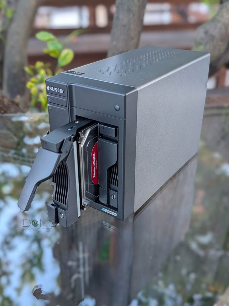 The ASUSTOR AS6702T V2