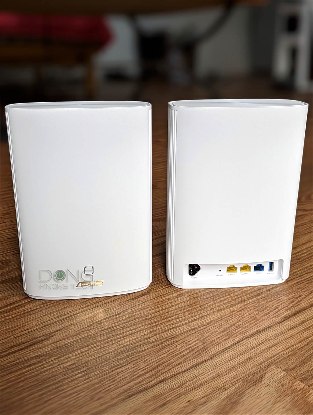 The Front and Back of the Asus ZenWiFi AX Hybrid XP4