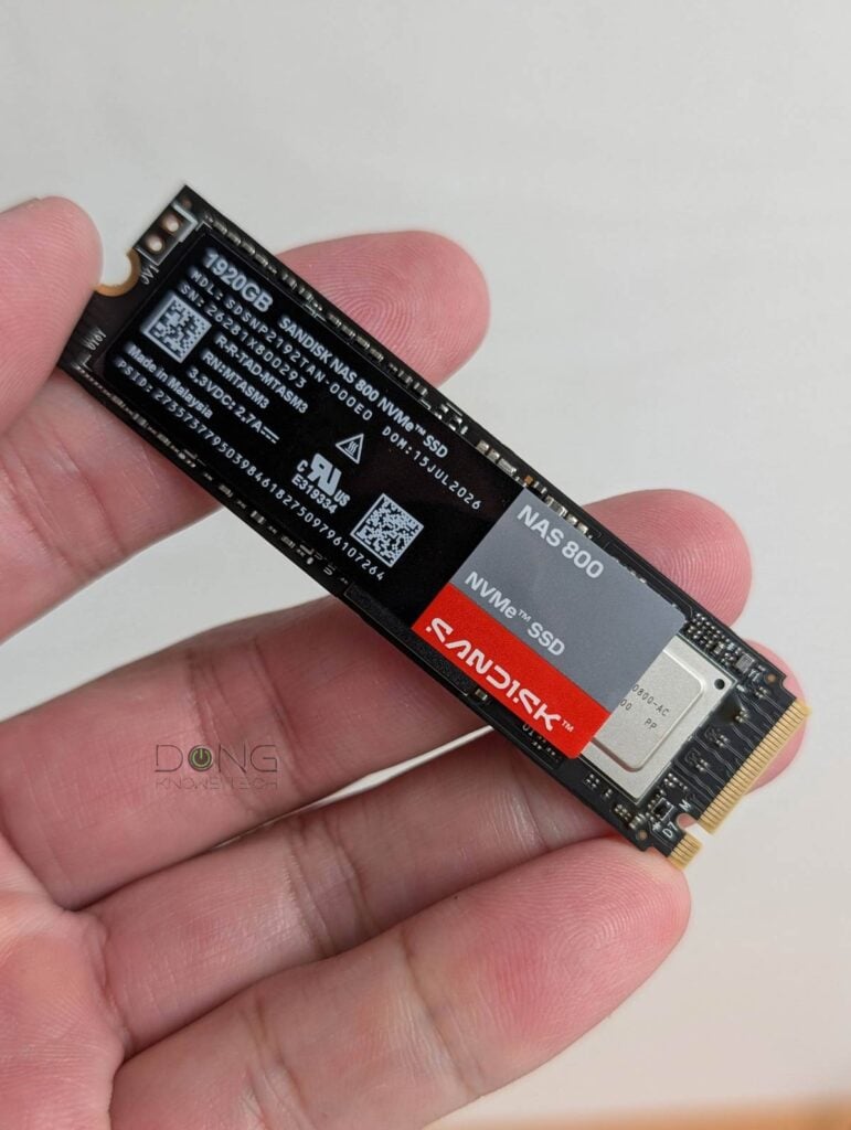 The SANDISK NAS 800 is a standard single sided 2280 NVMe SSD