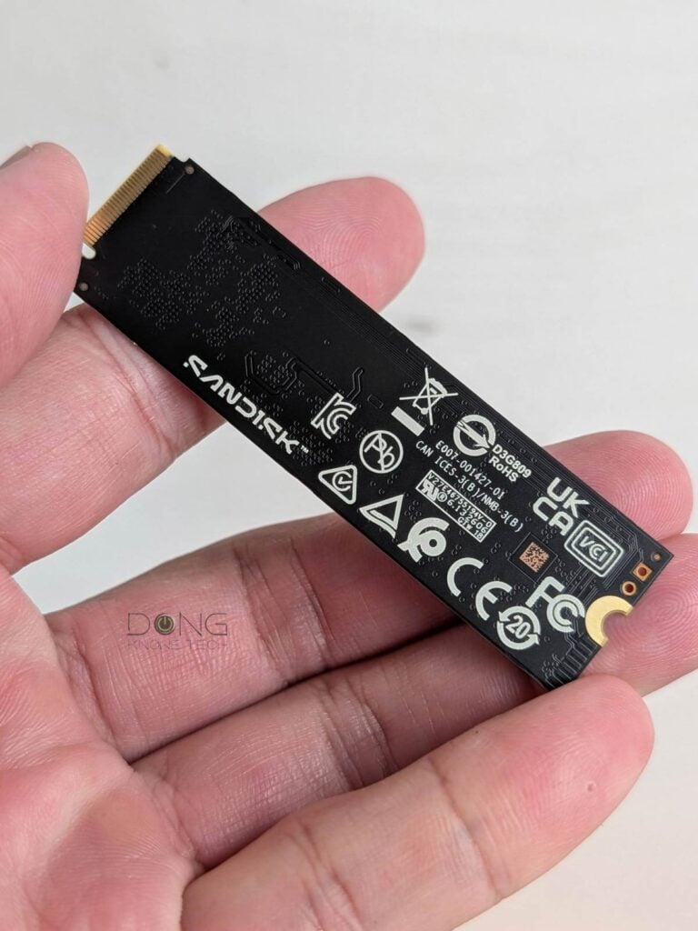 The SANDISK NAS 800 is a standard single sided 2280 NVMe SSD, here's its underside