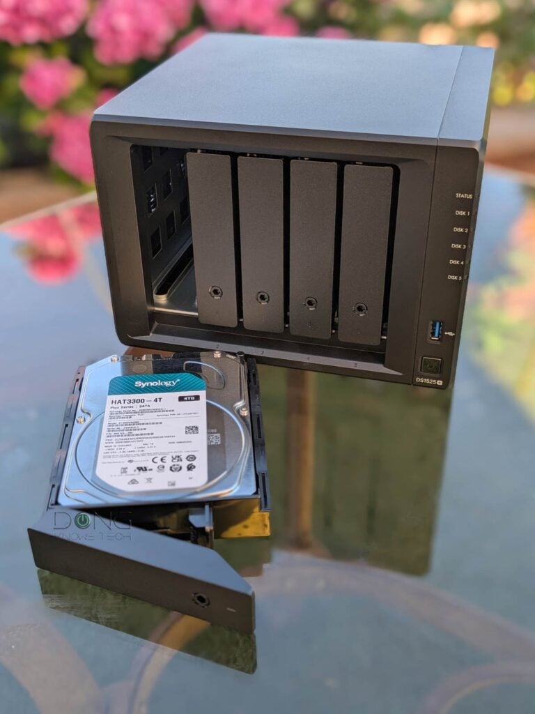 The Synology DS1525+ NAs server