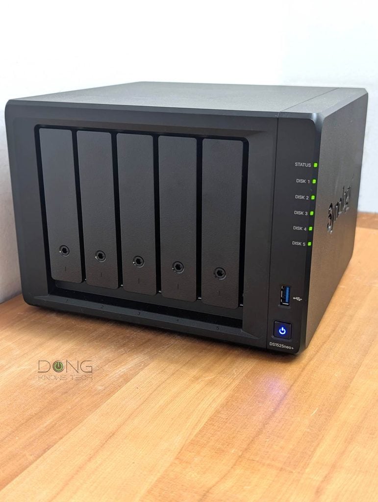 The Synology DS1525neo+ in action