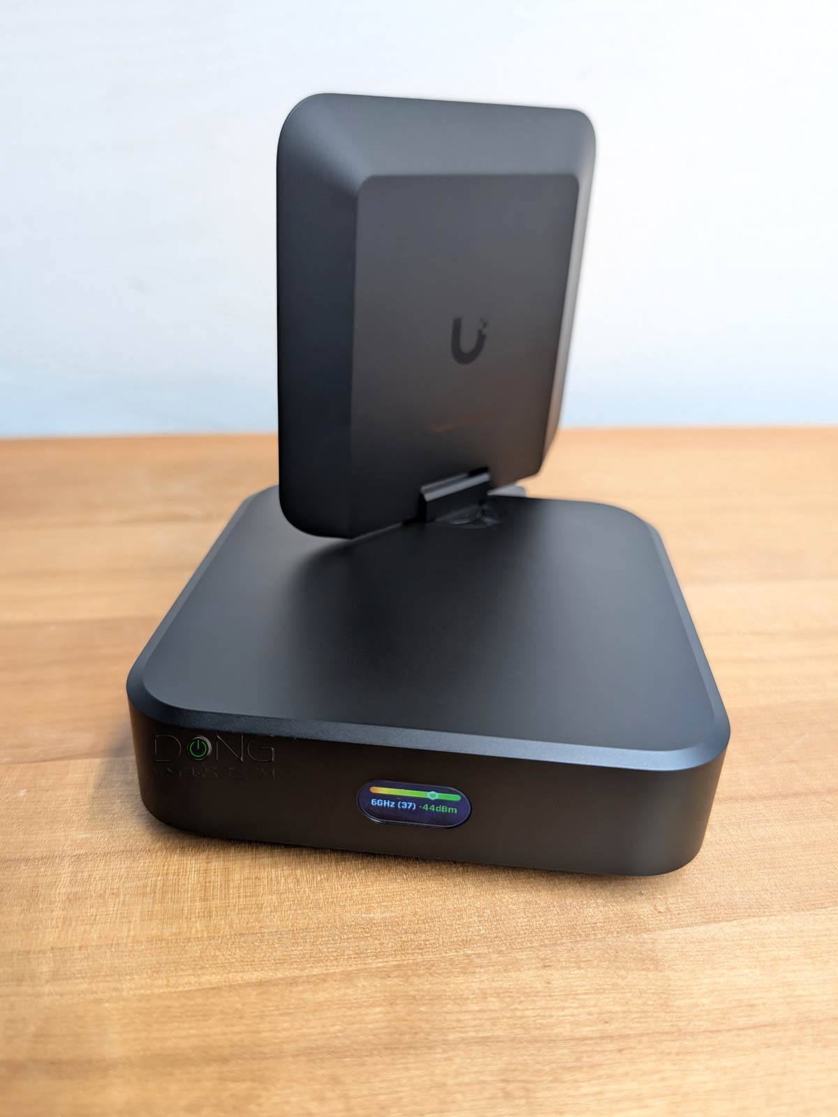 Ubiquiti AirWire (U-AirWire): Fast UniFi Wi-Fi 7 at a Stiff Price 23 The Ubiquiti AirWire (U AirWire) Wi-Fi 7 client adapter in action