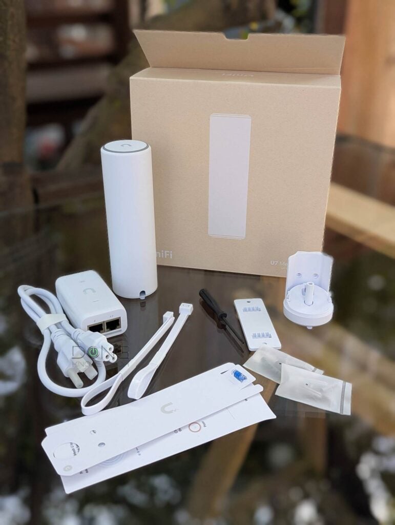 Ubiquiti U7 Mesh Review: The Extreme Wi-Fi 7 Range You've Been Waiting For, in a Tiny and Cute Package 28 The Ubiquiti U7 Mesh comes with a PoE injector and mounting accessories