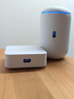 Ubiquiti UniFi Express 7 (UX7) Review (vs. UDR7): A Tiny, Robust, and Flexible Entry-Level Multi-Gig Mesh Router
