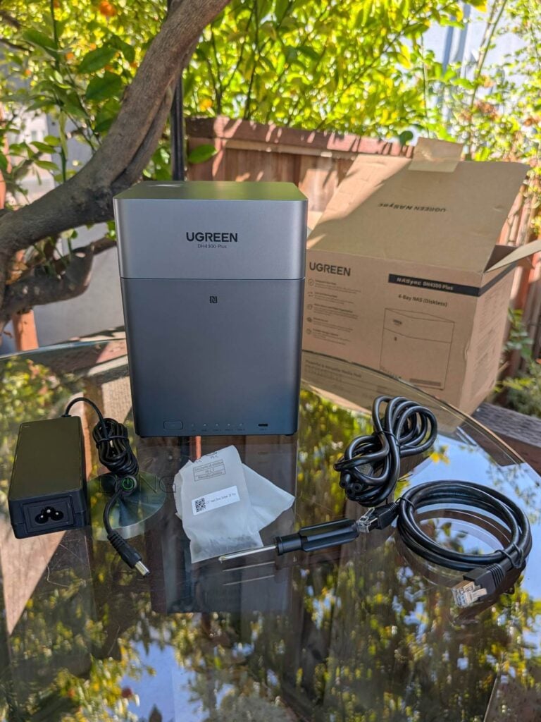 UGREEN DH4300 Plus NAS server
