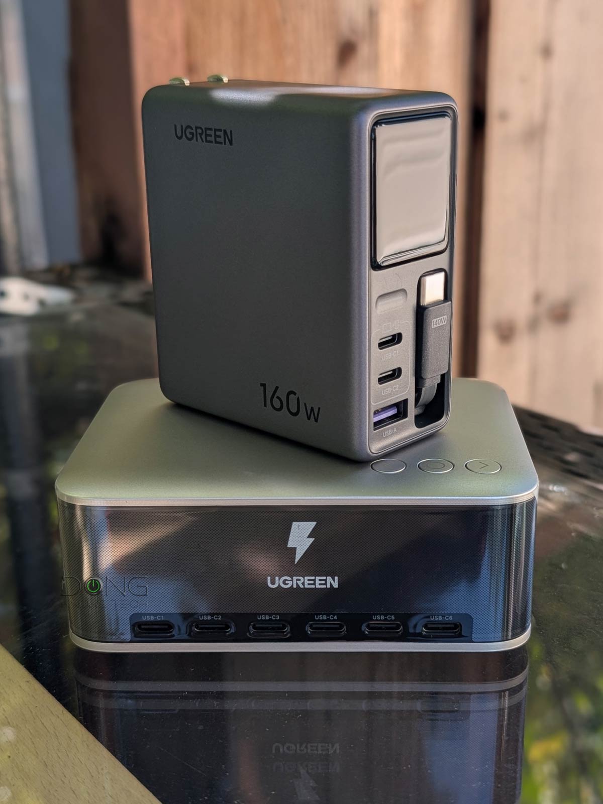 UGREEN Nexode Pro Series, Unveiled: Smart USB PD Chargers with Helpful Displays
