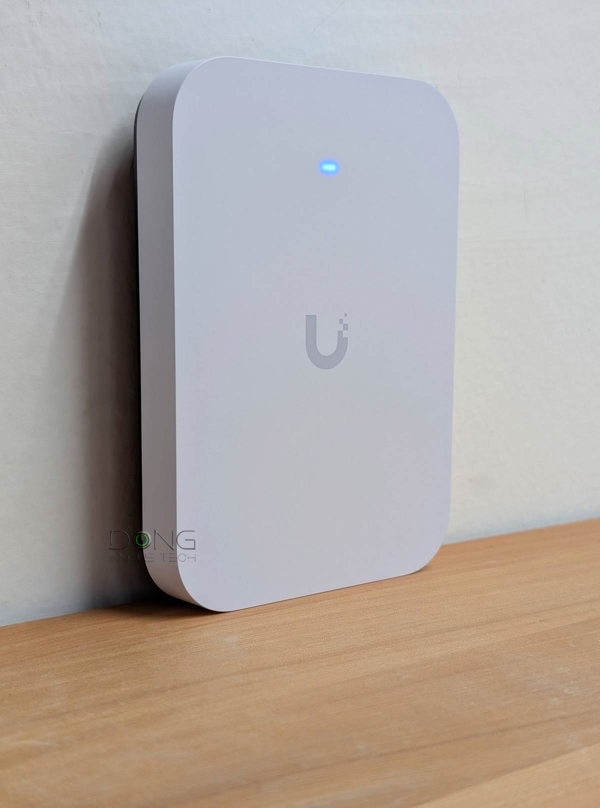 Ubiquiti UniFi U7 Pro XG Wall Review: A Well-Performing Wall-Mount Wi-Fi 7 Access Point