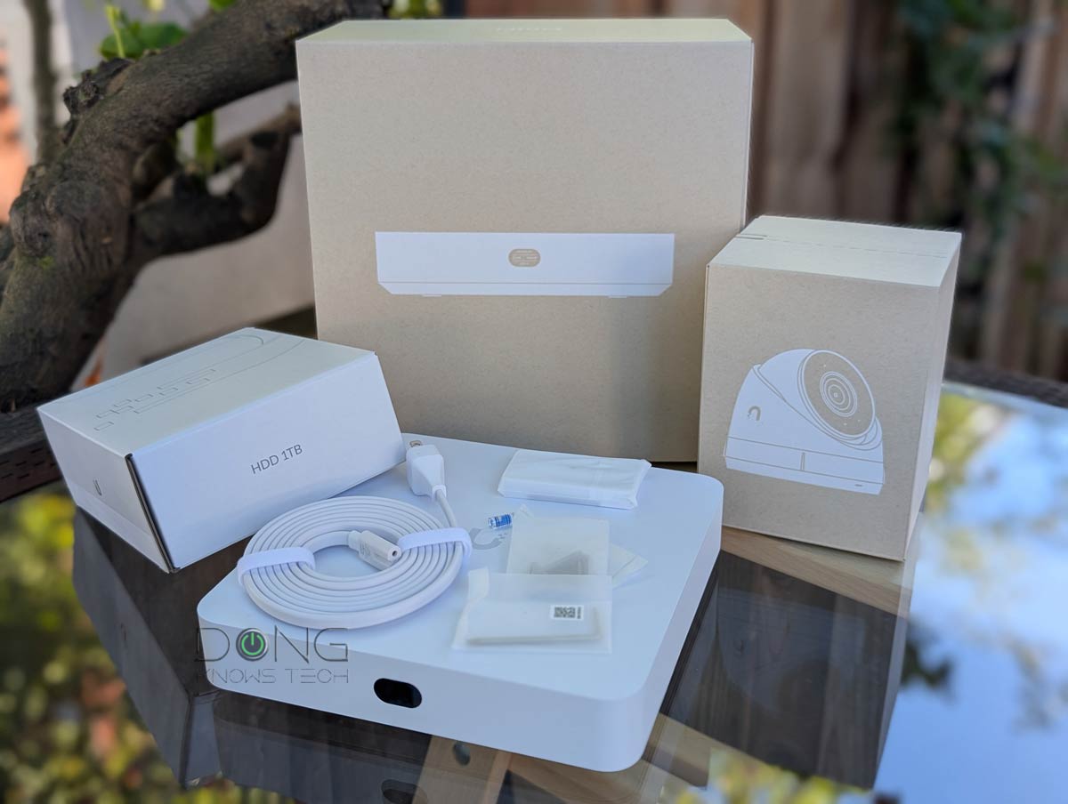 Ubiquiti UNVR Instant comes wiht a power cord and mounting accessories