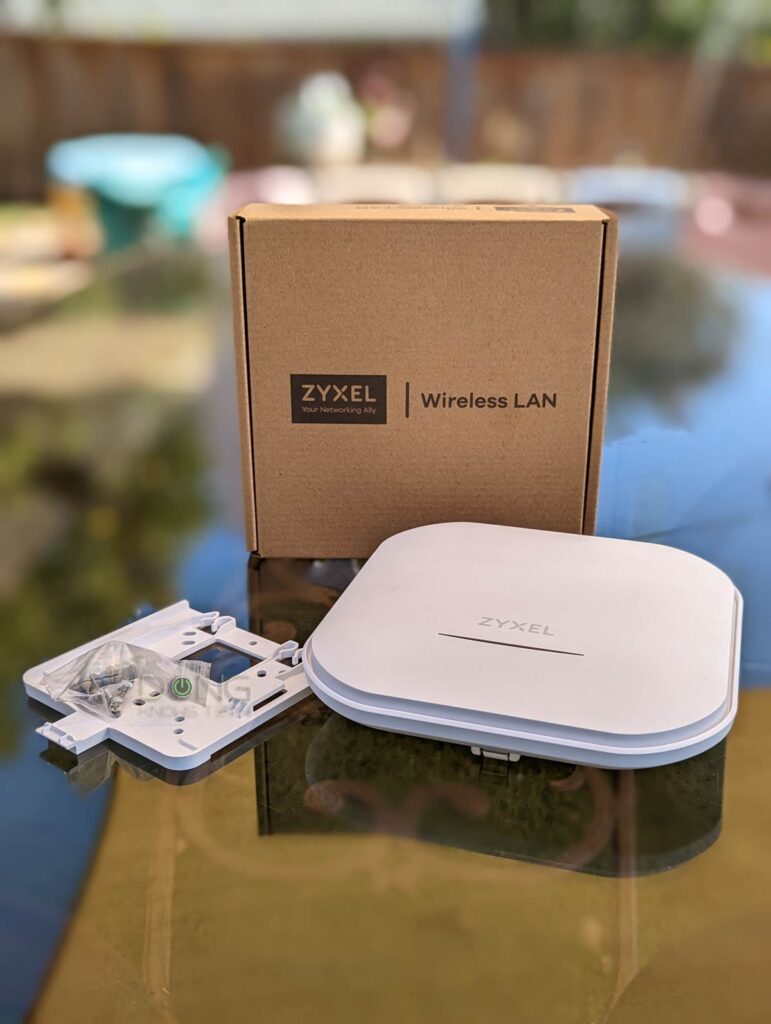 Zyxel NWA220AX-6E 802.11ax Wi-Fi 6E Dual Radio PoE Access Point